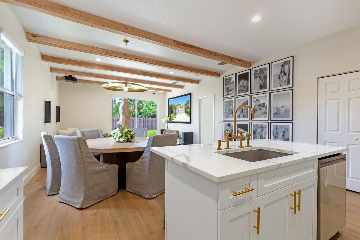 Dining room, Interior, Kitchen, Pendant Lights, Recessed Lighting, Wooden Beams, Wood Texture Flooring