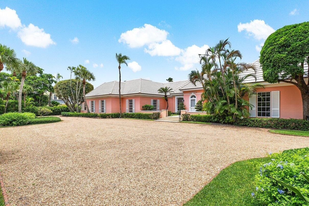Backyard, Exterior, Facade, French Provincial