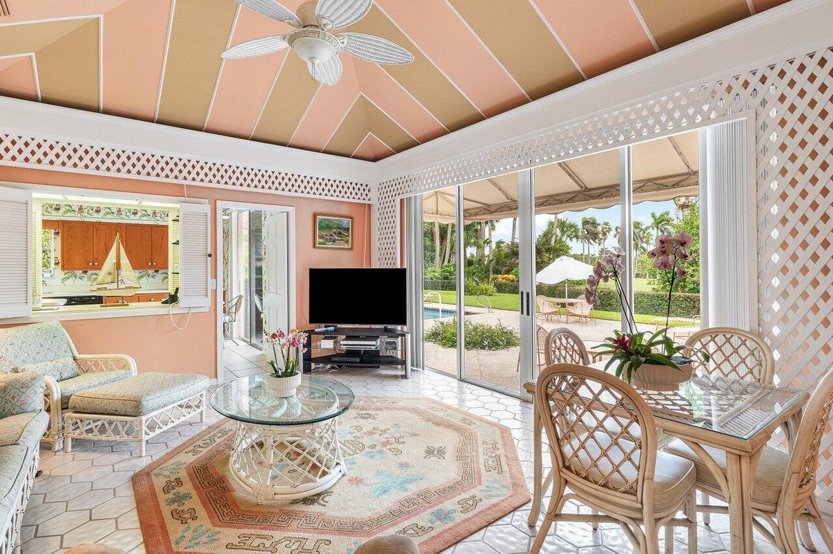 Dining room, Interior, Living room, Sun Room