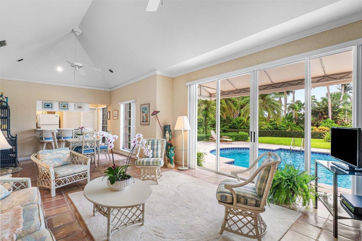 Dining room, Interior, Pool, Recessed Lighting, Sun Room