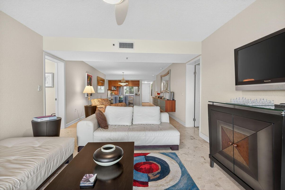 Dining room, Interior, Living room, Pendant Lights