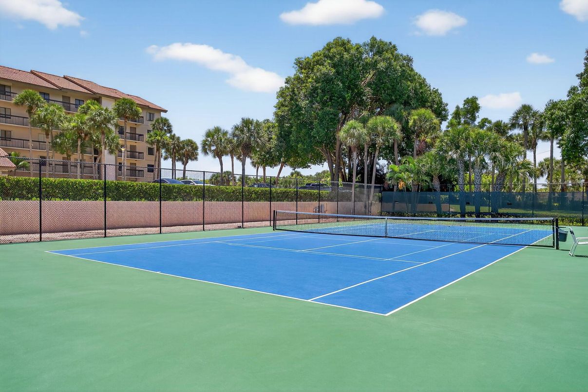 Exterior, Tennis Courts