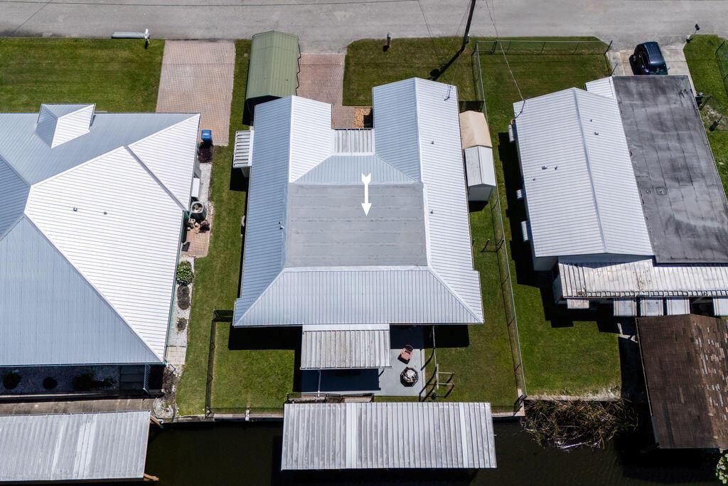 Exterior, Drone