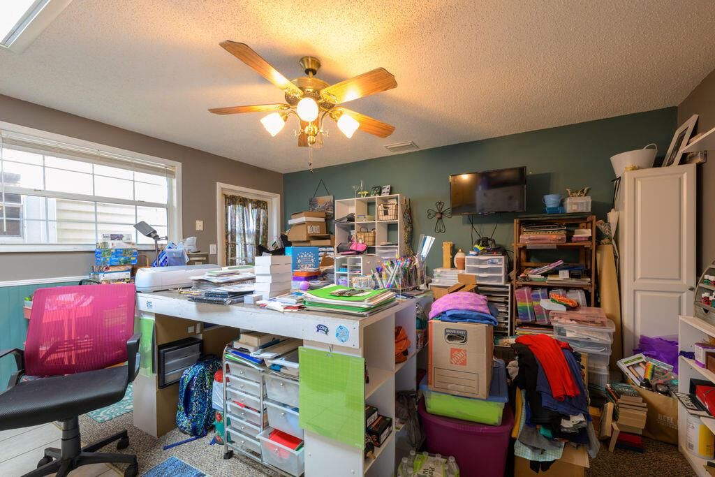 Home Office, Interior