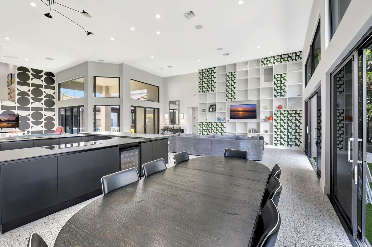 Dining room, Interior, Living room, Pendant Lights, Recessed Lighting