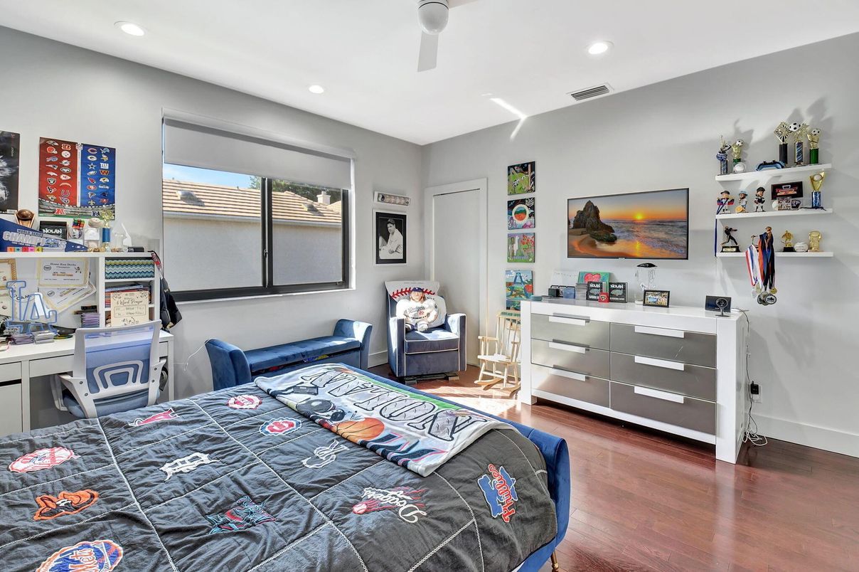 Bedroom, Interior, Recessed Lighting, Wood Texture Flooring