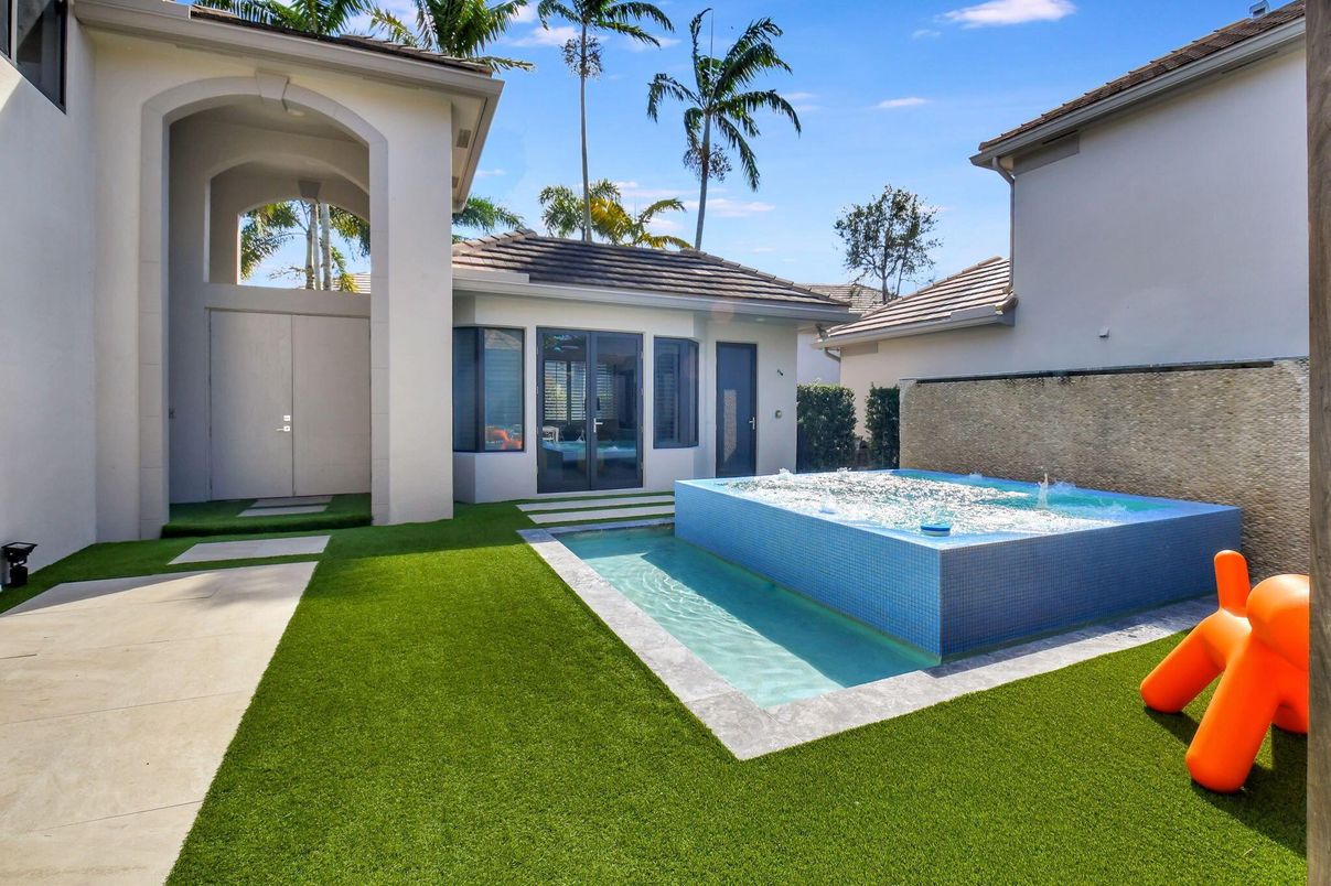Backyard, Exterior, Pool