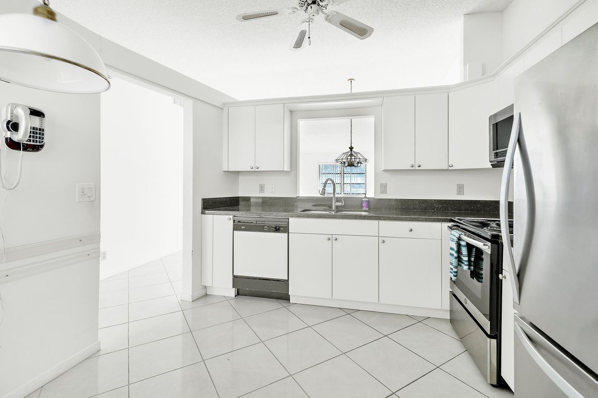 Interior, Kitchen, Chandelier, Ceramic Tile