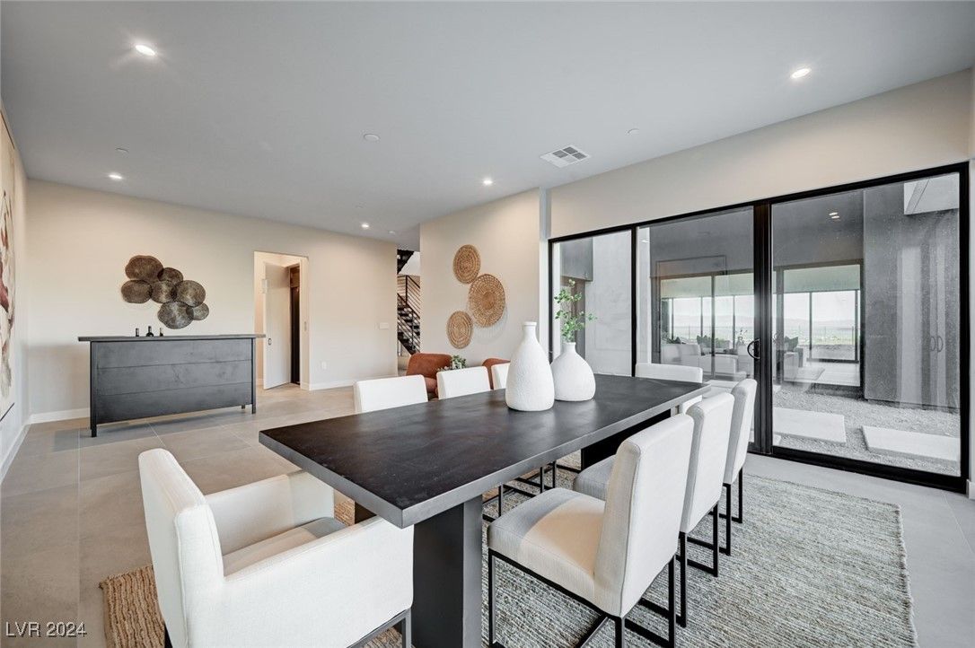 Dining room, Interior, Recessed Lighting