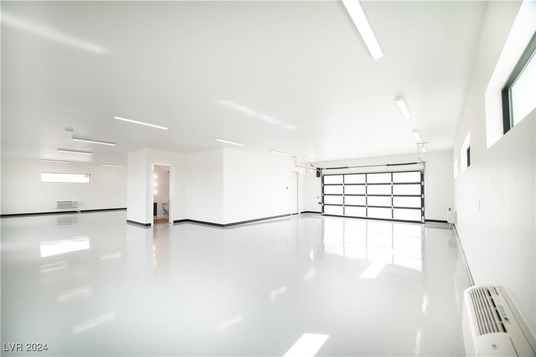 Garage, Interior