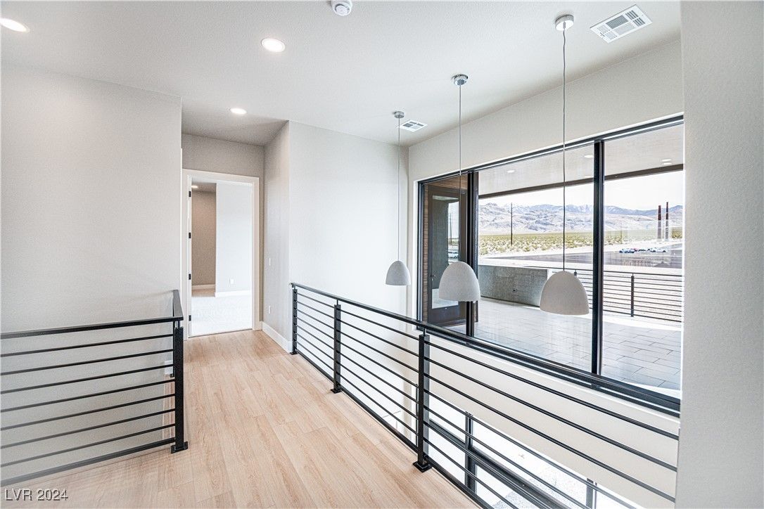 Interior, Pendant Lights, Recessed Lighting, Wood Texture Flooring