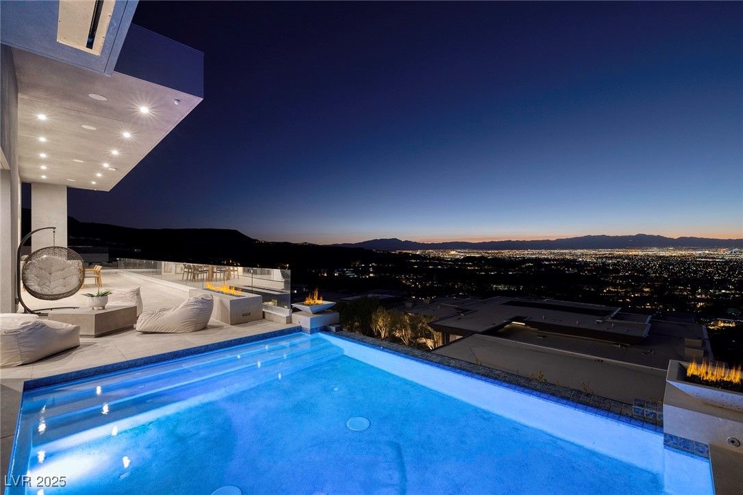 Exterior, Pool, Other