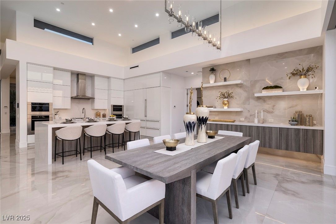 Dining room, Interior, Kitchen, Recessed Lighting, Stainless Steel Appliances