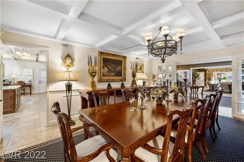Chandelier, Dining room, Interior