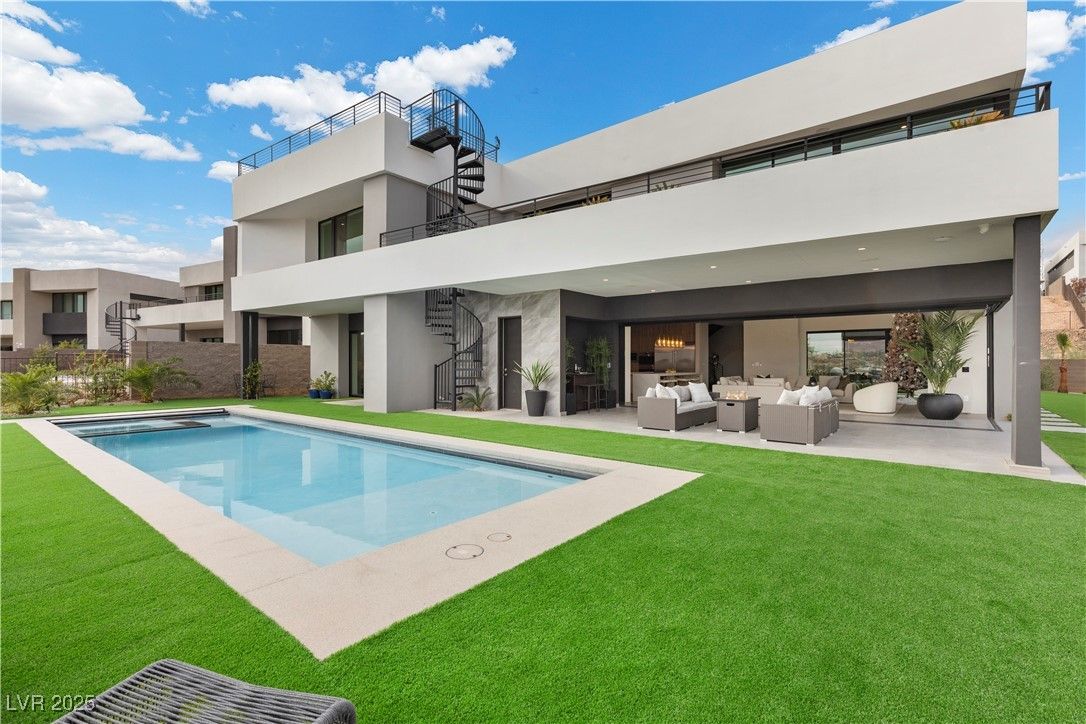 Backyard, Exterior, Pool