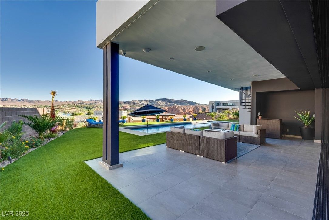 Backyard, Exterior, Pool