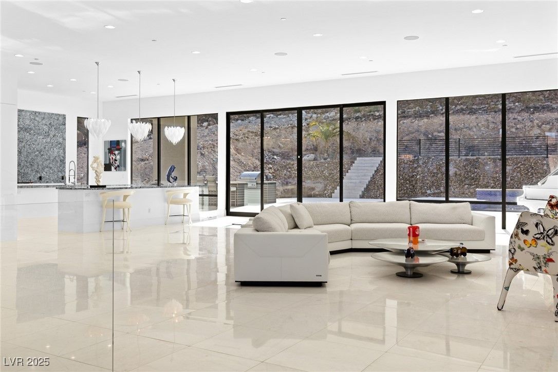 Interior, Living room, Pendant Lights, Recessed Lighting
