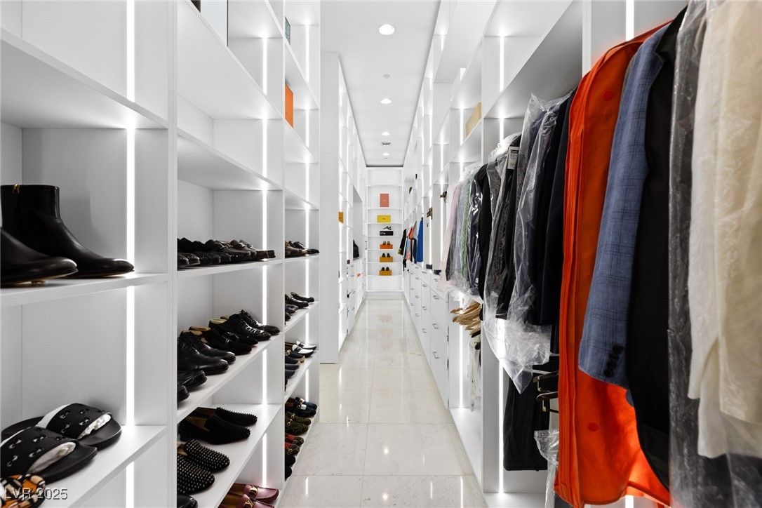 Interior, Recessed Lighting, Walk-in Closets