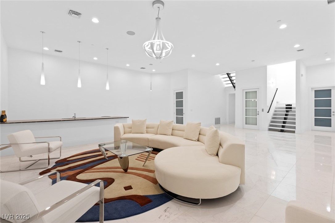 Interior, Living room, Pendant Lights, Recessed Lighting