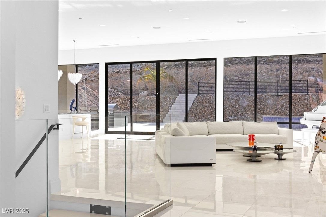 Interior, Living room, Pendant Lights, Recessed Lighting