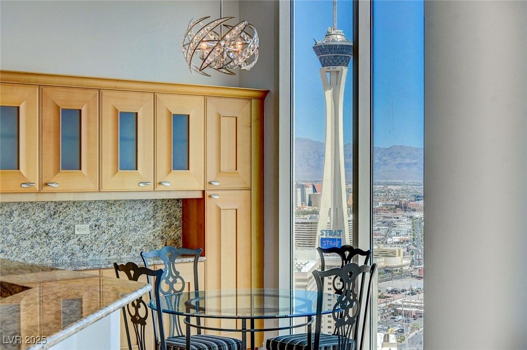 Dining room, Interior