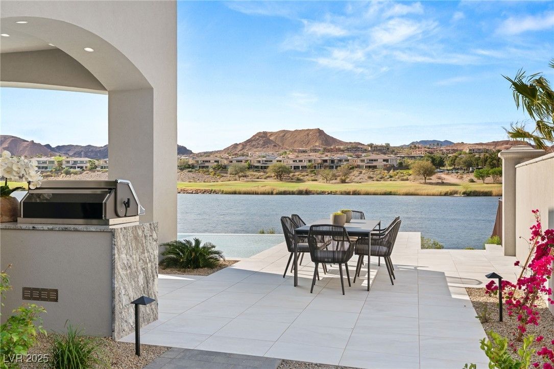 Exterior, Pool, Water