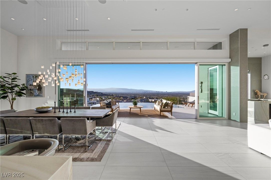 Dining room, Interior, Pendant Lights, Recessed Lighting