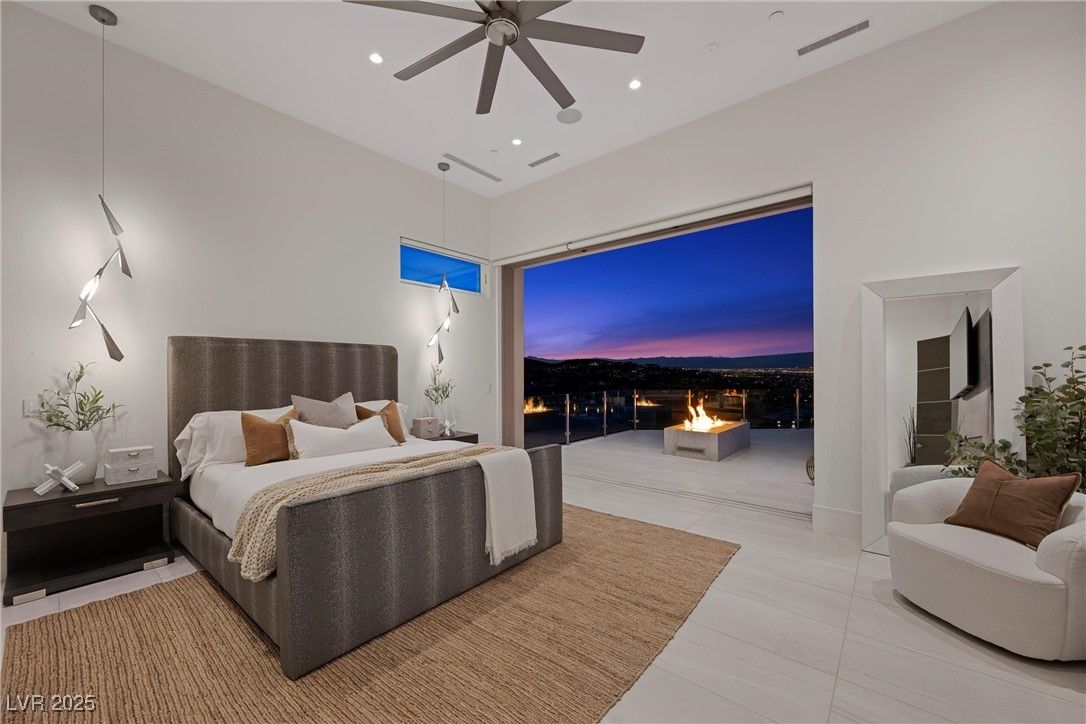 Bedroom, Fireplace, Interior, Pendant Lights, Recessed Lighting