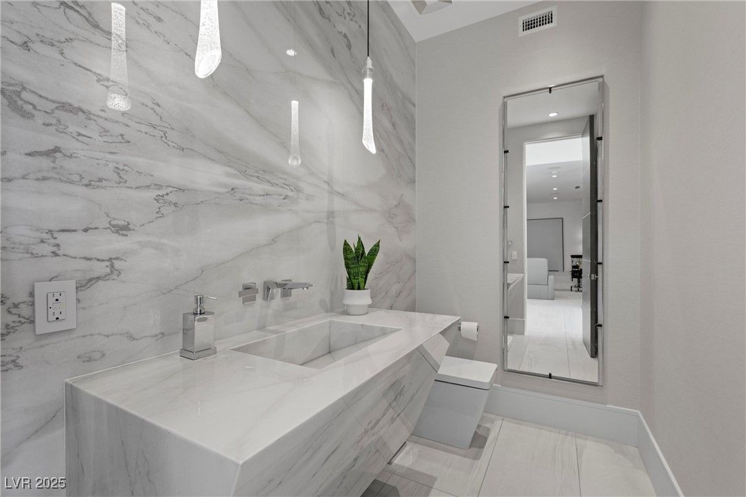 Bathroom, Interior, Marble Walls, Pendant Lights, Recessed Lighting
