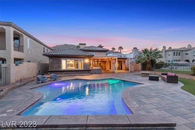 Exterior, Pool