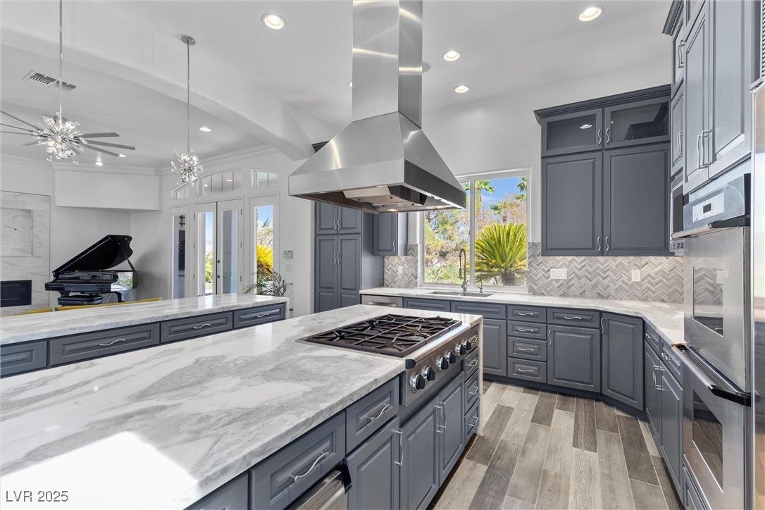 Interior, Kitchen, Pendant Lights, Piano, Recessed Lighting, Wood Texture Flooring