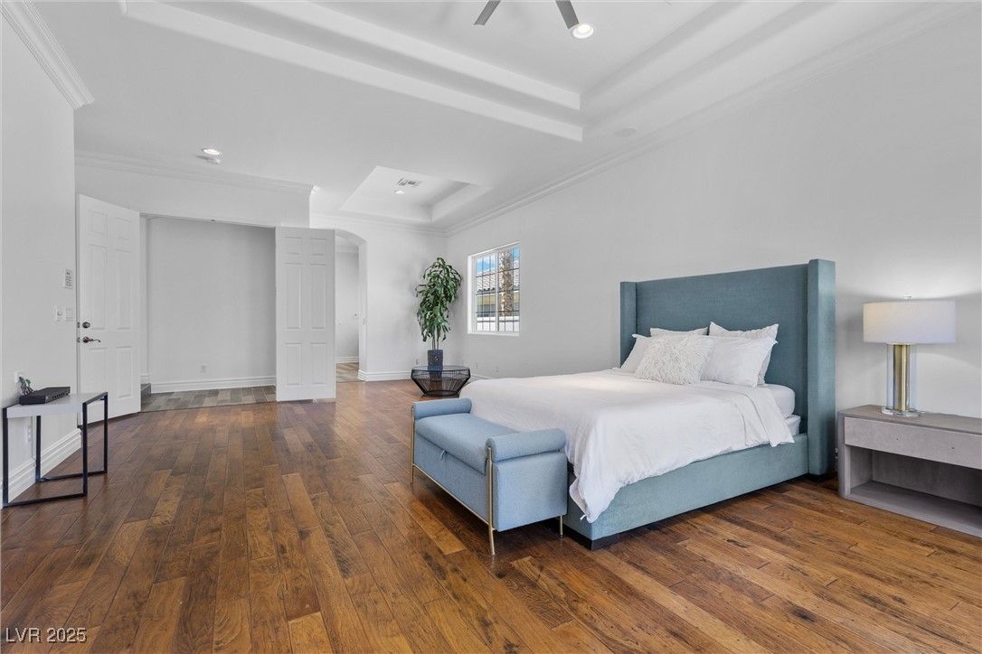 Bedroom, Interior, Recessed Lighting, Wood Texture Flooring