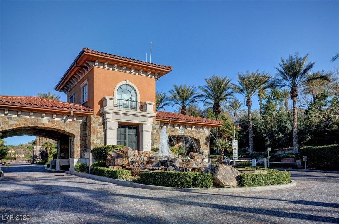 Exterior, Facade, Mediterranean