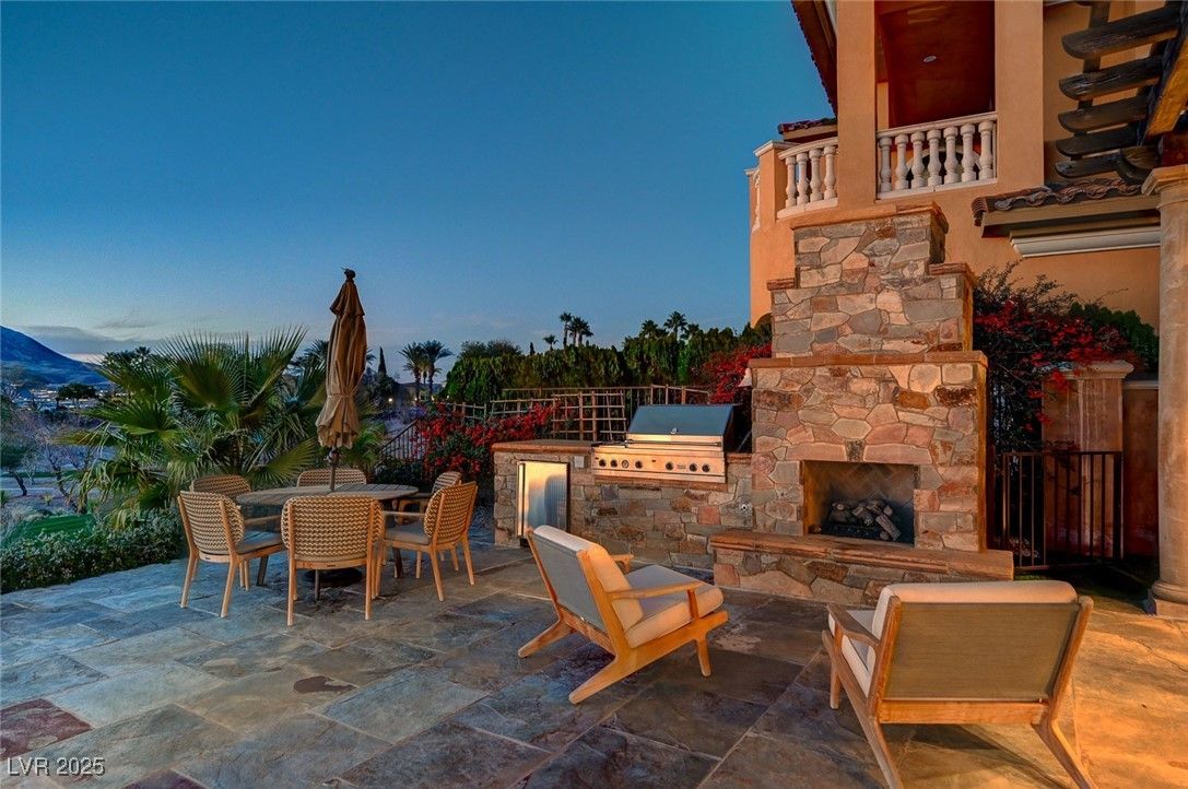 Exterior, Fireplace