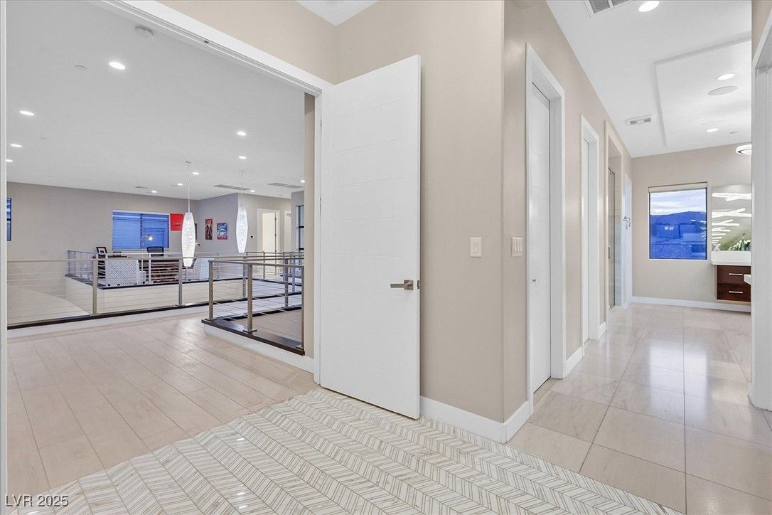 Interior, Recessed Lighting, Wood Texture Flooring