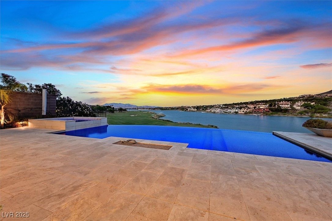 Exterior, Pool, Water