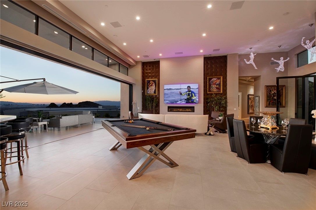 Billiard Table, Game Room, Interior, Living room, Recessed Lighting