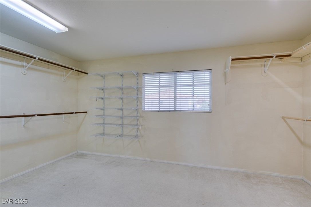 Empty room, Interior, Walk-in Closets