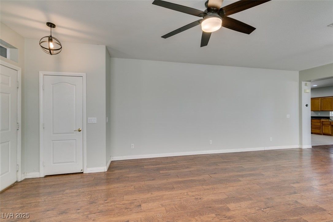 Empty room, Interior, Pendant Lights, Wood Texture Flooring