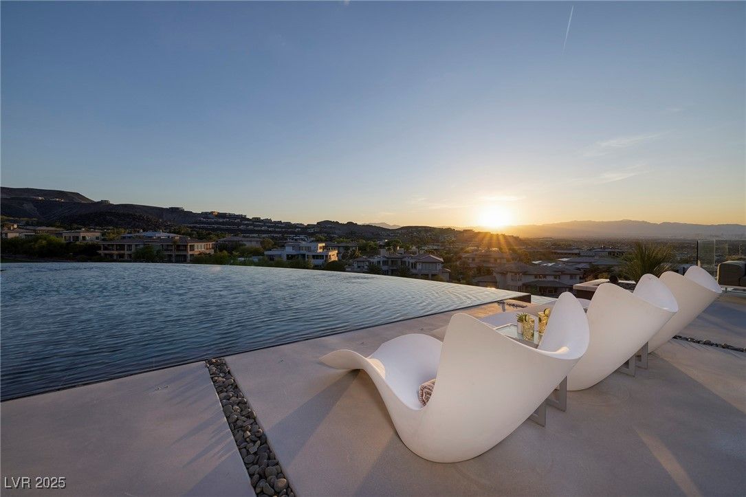 Exterior, Pool, Water
