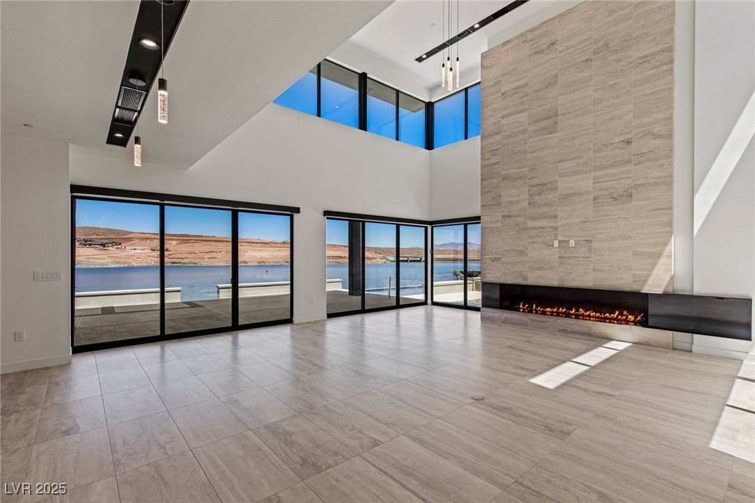 Fireplace, Interior, Water