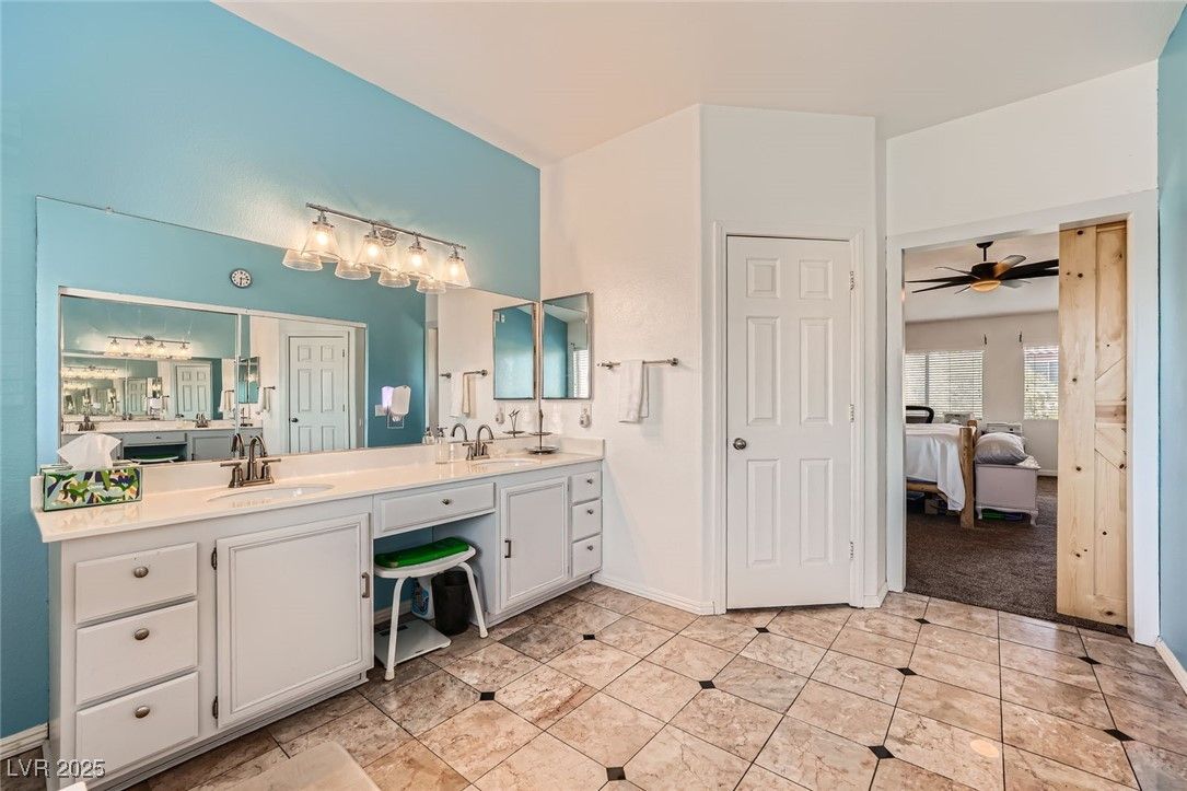Bathroom, Bedroom, Interior