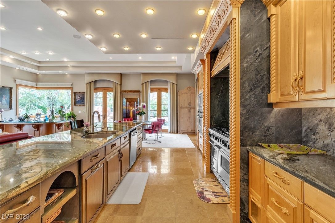 Dining room, Interior, Kitchen, Recessed Lighting, Stainless Steel Appliances