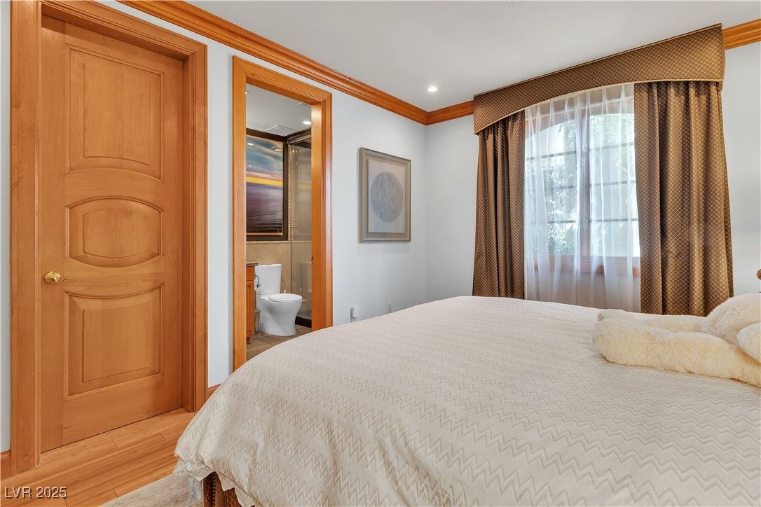 Bathroom, Bedroom, Interior, Recessed Lighting, Wood Texture Flooring