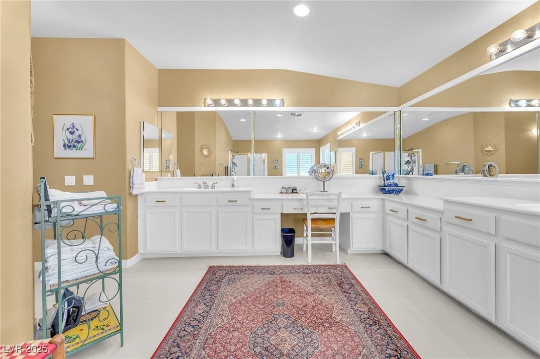 Bathroom, Dual Sink Vanities, Interior, Recessed Lighting