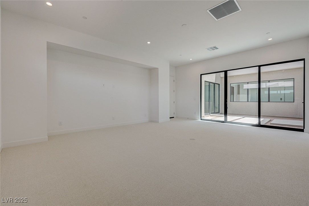 Empty room, Interior, Recessed Lighting