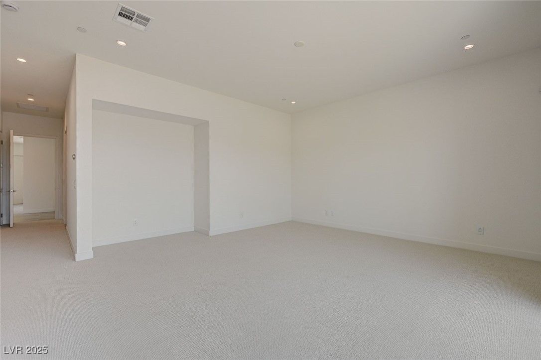 Empty room, Interior, Recessed Lighting