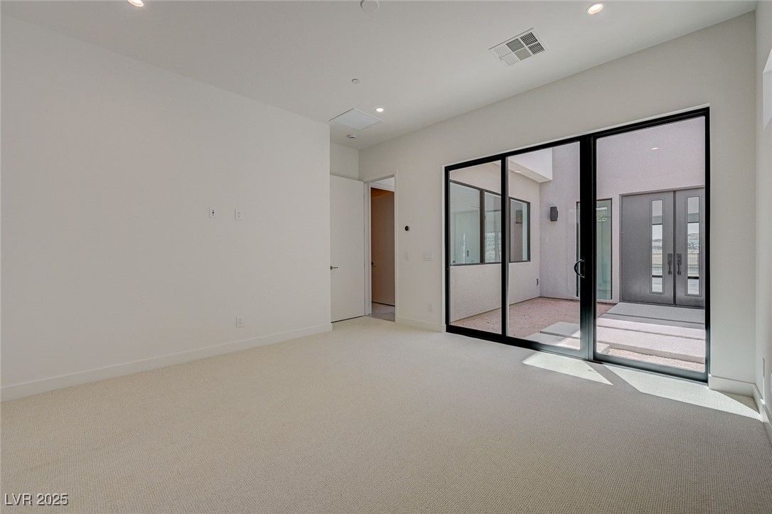 Empty room, Interior, Recessed Lighting