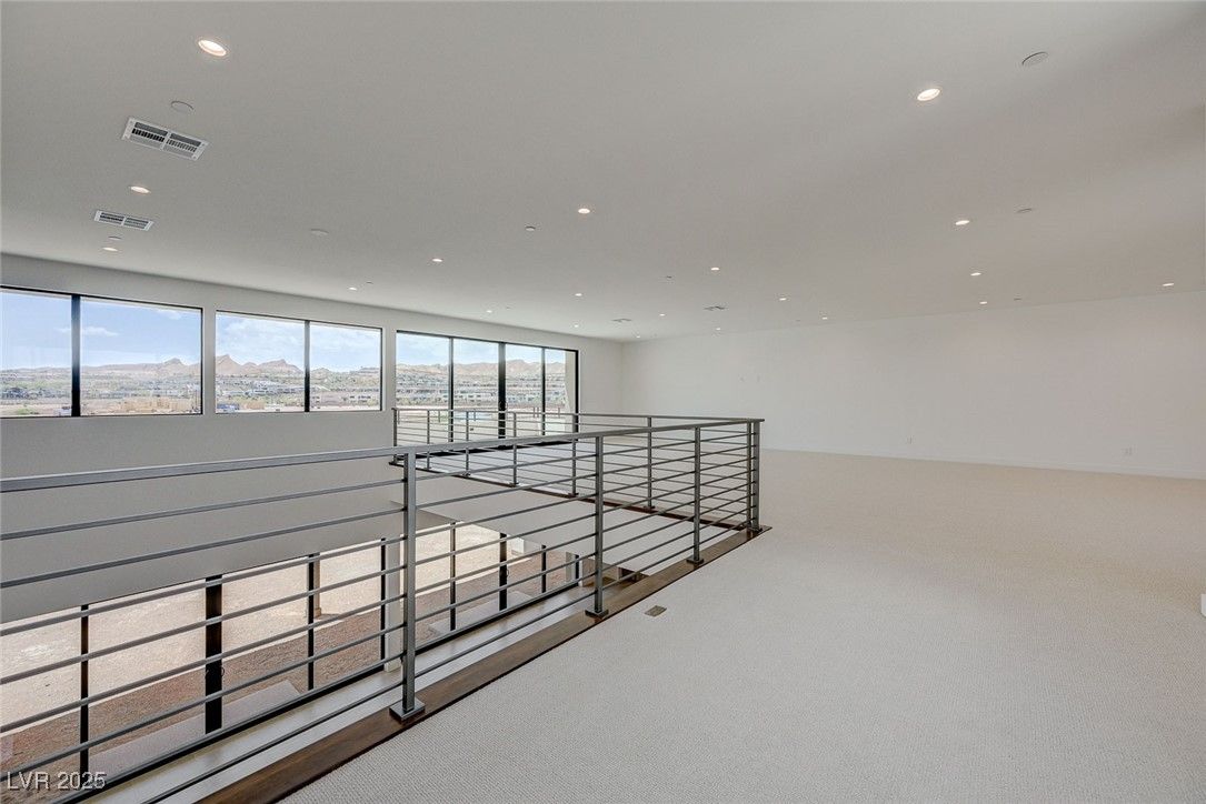 Empty room, Interior, Recessed Lighting