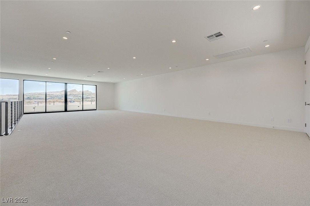Empty room, Interior, Recessed Lighting